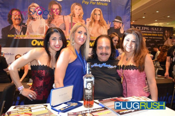 aee-2015-day-1-parties-415