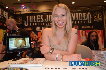 aee-2015-day-1-parties-621