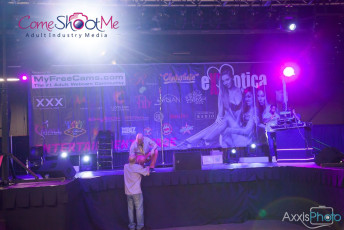 exxxotica-chicago-2016-d1-008