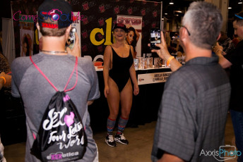 exxxotica-chicago-2016-d3-015