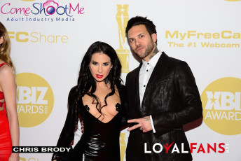 DSC_1999-Joanna-Angel-_-Small-Hands-3